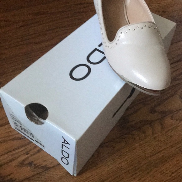 Flats - Picture 2 of 3